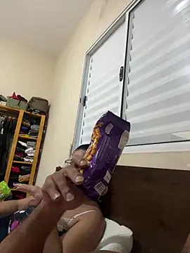 Renataalves online show from March 28, 2026, 4:34 am