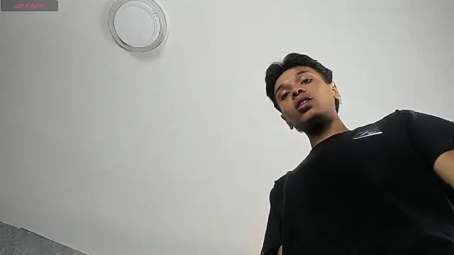 Snapshot of Alejandroo_Montenegro chatting on June 9, 2026, 8:09 pm Alejandroo Montenegro online show from June 9, 2026, 8:09 pm