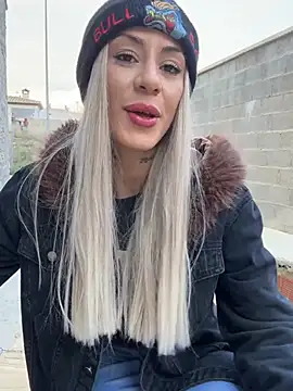 MelaFoxx online show from March 1, 2026, 4:42 pm