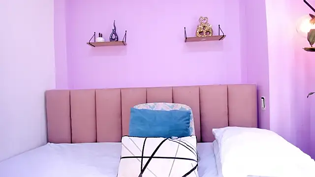 sam doll  online show from April 11, 2026, 7:29 pm