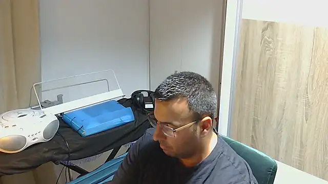 Snapshot of VanillaTime78-Jorge chatting on June 30, 2026, 8:10 pm VanillaTime78-Jorge online show from June 30, 2026, 8:10 pm