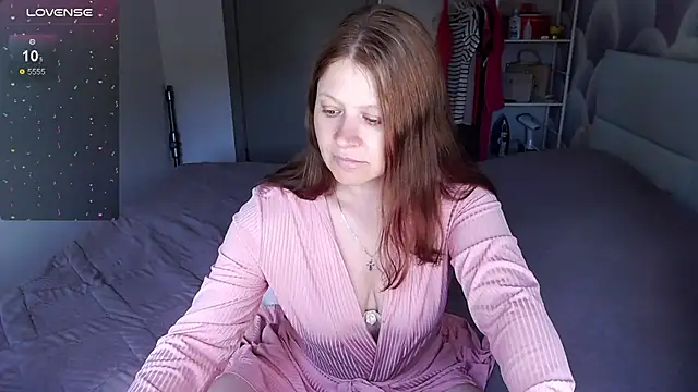 Snapshot of Aleksasamuii chatting on June 10, 2026, 8:35 am Aleksasamuii online show from June 10, 2026, 8:35 am