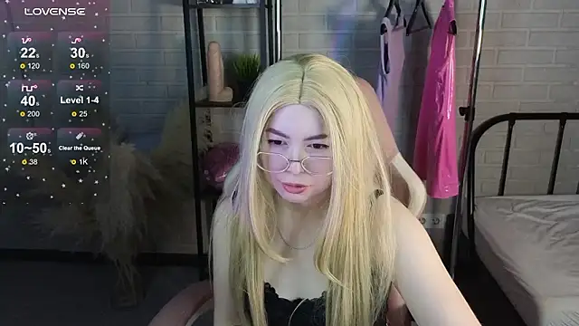 AnitaMeyer online show from February 3, 2026, 9:47 am