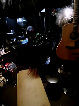 Snapshot of AllucyLu chatting on February 15, 2026, 6:32 am AllucyLu online show from February 15, 2026, 6:32 am