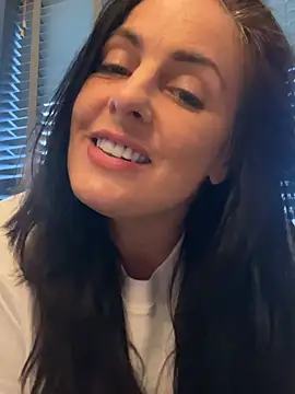 BritishKimi online show from August 1, 2026, 7:35 pm