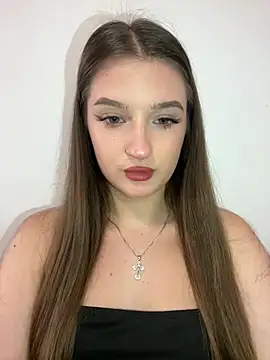 Green eyes lady online show from July 4, 2026, 3:51 pm