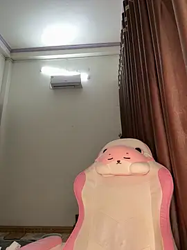 wang1472581 online show from February 9, 2026, 9:24 am