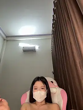 wang1472581 online show from March 17, 2026, 3:04 pm