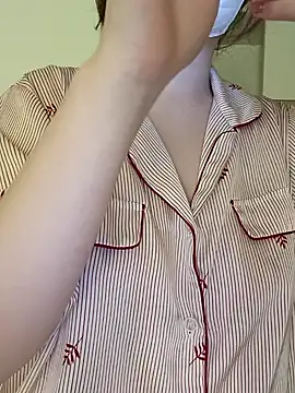 wang1472581 online show from April 19, 2026, 4:50 pm