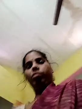 Snapshot of Priyakoli4568 chatting on February 21, 2026, 3:29 am Priyakoli4568 online show from February 21, 2026, 3:29 am