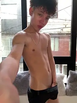 Snapshot of yoursexyjose chatting on February 24, 2026, 6:39 pm yoursexyjose online show from February 24, 2026, 6:39 pm