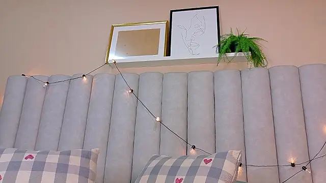 Snapshot of EmmaLou__ chatting on February 12, 2026, 4:18 am EmmaLou online show from February 12, 2026, 4:18 am