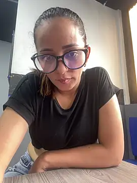 CristalOwens online show from July 19, 2026, 8:12 pm