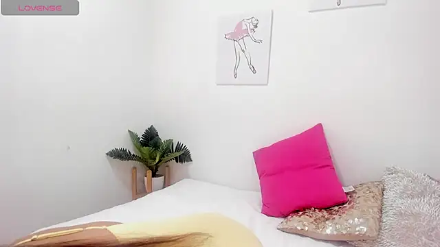 SamiraMalek  online show from February 2, 2026, 1:32 pm