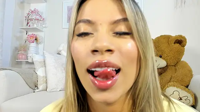 Mia Rosee1 online show from March 7, 2026, 12:40 am