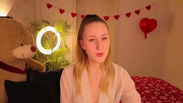 Snapshot of CassieReborn chatting on February 24, 2026, 4:05 pm CassieReborn online show from February 24, 2026, 4:05 pm