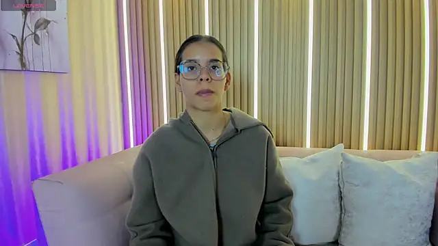 Luna Millers online show from May 22, 2026, 4:19 am