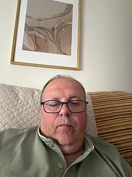 Snapshot of YachtCaptain10 chatting on April 13, 2026, 6:13 pm YachtCaptain10 online show from April 13, 2026, 6:13 pm