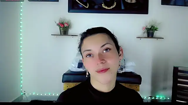 NathalialLooes online show from February 25, 2026, 5:28 am