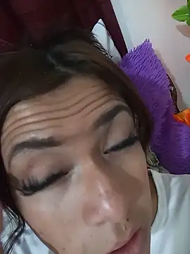 NathalialLooes online show from May 20, 2026, 11:00 pm