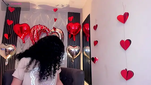 Zoe-yanin online show from February 14, 2026, 6:48 pm