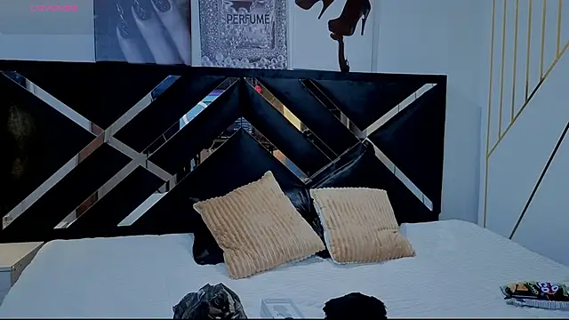 Zoe-yanin online show from April 9, 2026, 6:46 pm