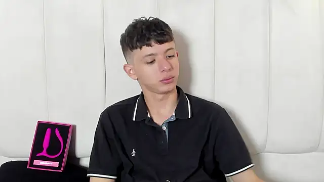 Snapshot of David_Roy_ chatting on February 26, 2026, 1:32 pm David Roy online show from February 26, 2026, 1:32 pm