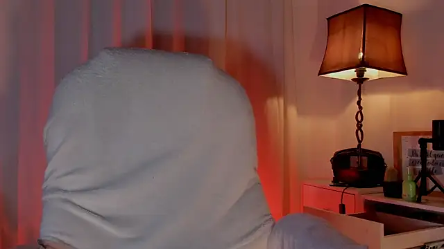 Snapshot of Victoria-swan chatting on February 26, 2026, 1:43 pm Victoria-swan online show from February 26, 2026, 1:43 pm