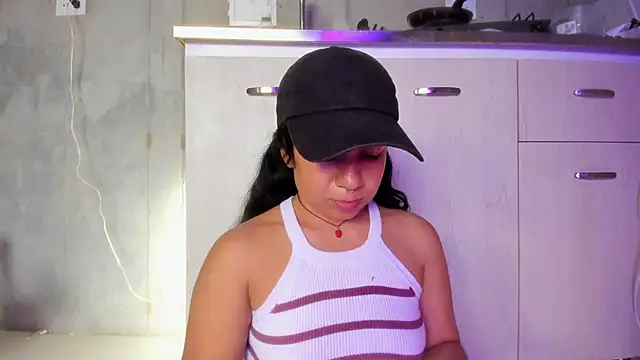 chiarafustox online show from May 29, 2026, 9:35 pm