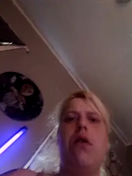 Snapshot of Shirley0810 chatting on April 14, 2026, 4:46 pm Shirley0810 online show from April 14, 2026, 4:46 pm