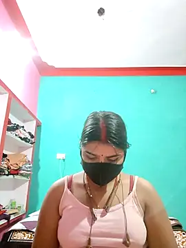 Divyanshi hott online show from February 4, 2026, 2:01 pm