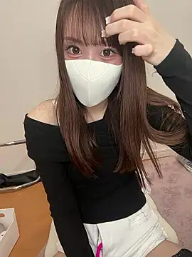Snapshot of momo_mm chatting on May 7, 2026, 3:01 am momo mm online show from May 7, 2026, 3:01 am