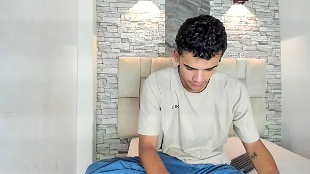 samuel wyatt online show from March 4, 2026, 12:44 pm