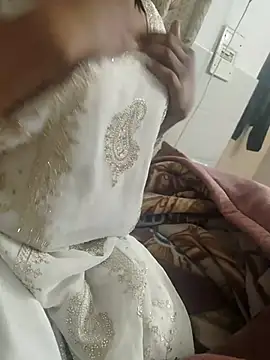 Curvy Simran online show from February 17, 2026, 5:19 pm