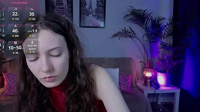 Snapshot of VioletaBloom chatting on February 23, 2026, 7:17 am VioletaBloom online show from February 23, 2026, 7:17 am