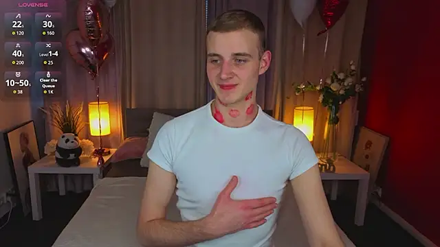 Snapshot of HereAlexColee chatting on February 14, 2026, 2:36 pm HereAlexColee online show from February 14, 2026, 2:36 pm