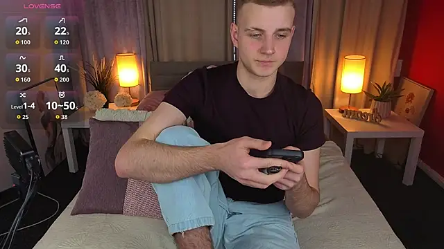 HereAlexColee online show from March 22, 2026, 2:31 pm