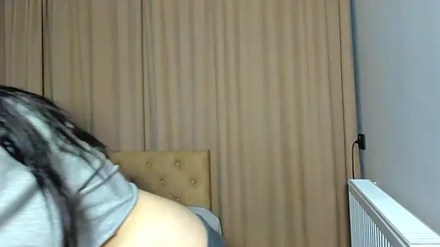 Snapshot of Lesyalisss chatting on May 22, 2026, 8:25 pm Lesyalisss online show from May 22, 2026, 8:25 pm