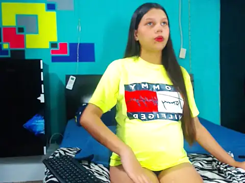 Snapshot of analyn-2027 chatting on February 22, 2026, 7:56 pm analyn-2027 online show from February 22, 2026, 7:56 pm