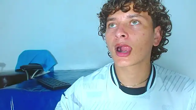 arielnoir6958 online show from March 23, 2026, 11:42 pm