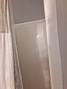 Snapshot of TrndSettr chatting on February 5, 2026, 11:31 pm TrndSettr online show from February 5, 2026, 11:31 pm