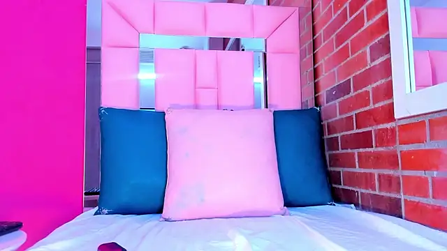 Baby doll XOXO online show from February 10, 2026, 2:43 pm