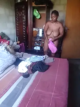 CurvyCutiexx3 online show from February 19, 2026, 11:39 am