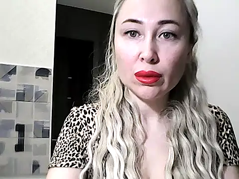 NanaGold2992 online show from February 23, 2026, 4:32 am