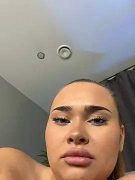 MonicaWestt online show from February 6, 2026, 7:45 am