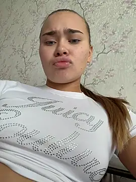 MonicaWestt online show from July 14, 2026, 7:57 am