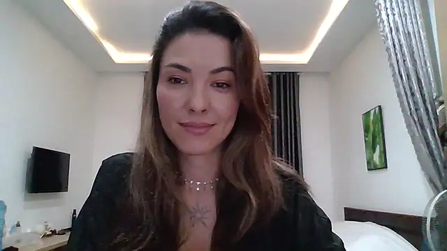 Snapshot of Dream_Petal_ chatting on July 4, 2026, 12:44 pm Dream Petal online show from July 4, 2026, 12:44 pm