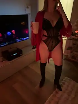 hottogetherNL online show from February 14, 2026, 3:03 am