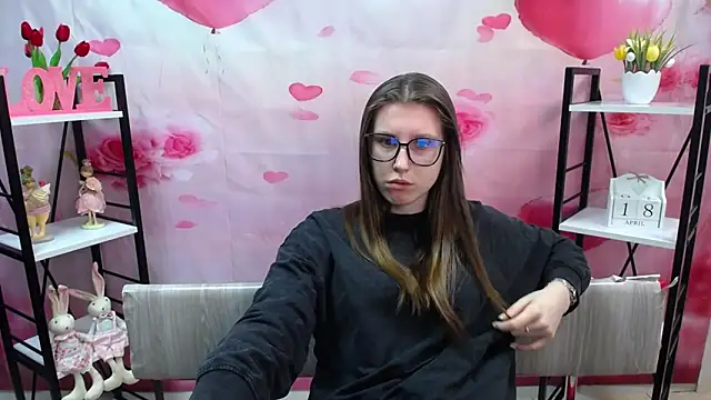 LilianaShine online show from April 18, 2026, 5:00 am