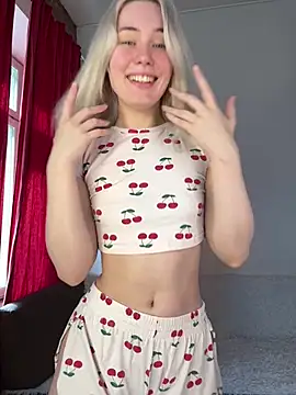 LovelyMiu online show from July 10, 2026, 1:36 pm